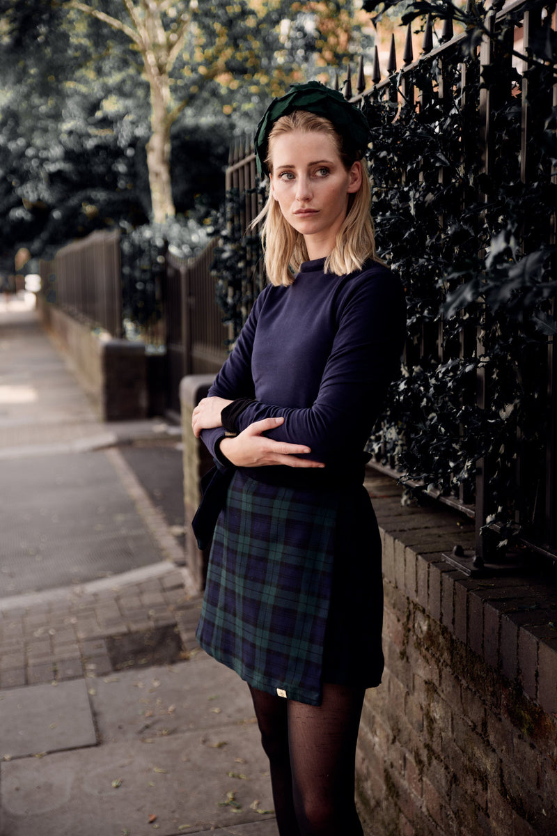 Emerald short skirt Reversible short dark green velvet black watch
