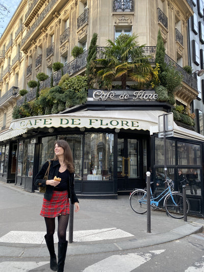 Héloïse in Paris Episode 1 : Les cafés