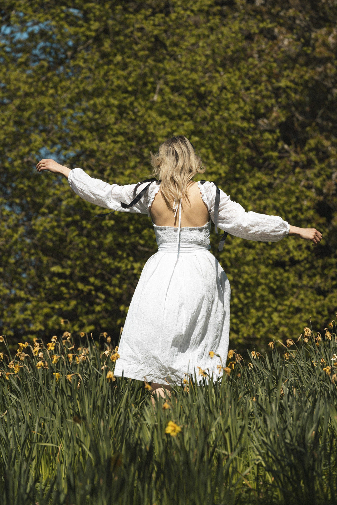 White sweetheart broderie anglaise midi dress with detachable sleeves Dress Hannah Sophia England 